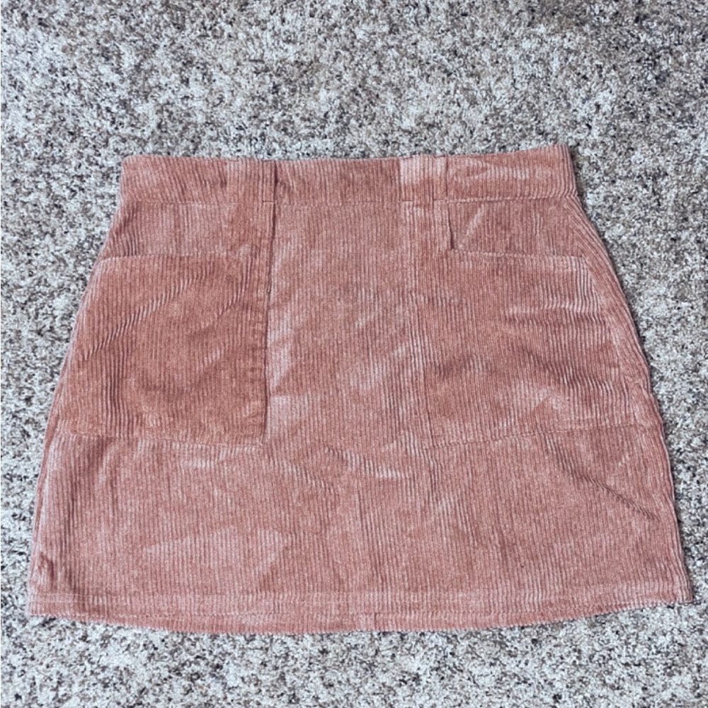 Pink velvet like material skirt with pockets